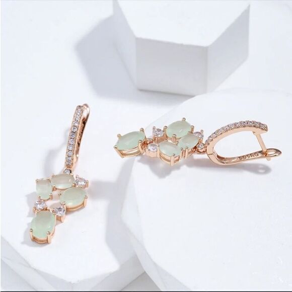 #33 Chalcedony Color Zircon Flower Gemstone Earrings - Picture 7 of 10